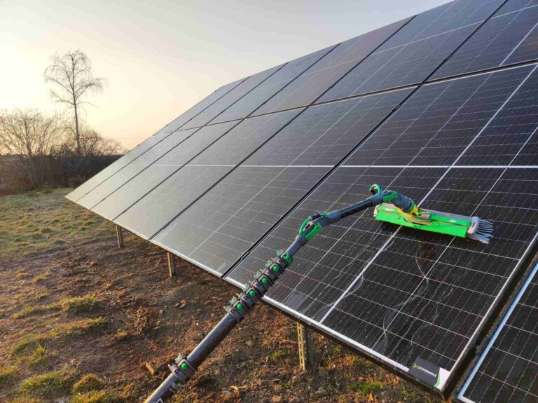 Konserwacja paneli fotowoltaicznych – na&nbsp;czym polega?